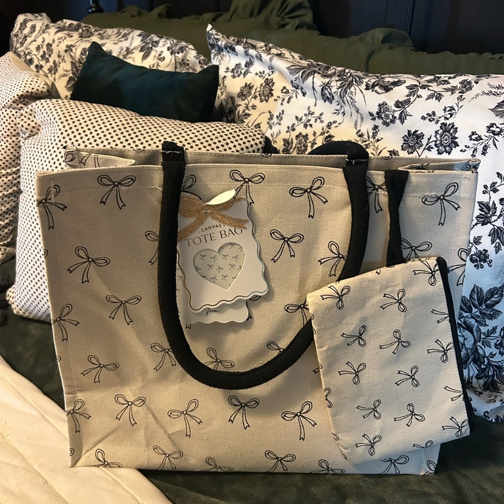 Canvas Tote Bag with Bow Print in Beige and Black